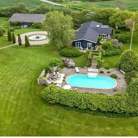 Beautiful Log House With A Pool In South Funen * Vester-Skerninge