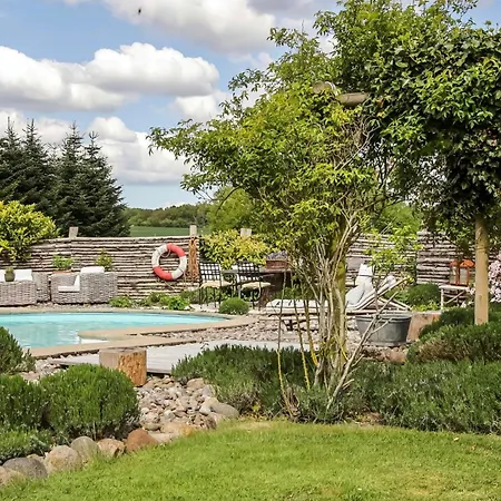 Beautiful Log House With A Pool In South Funen Dom wakacyjny Vester-Skerninge